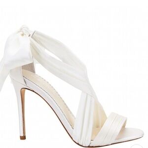 Bella Bella Kate Silk Ribbon High Heels Size 7.5 NEW